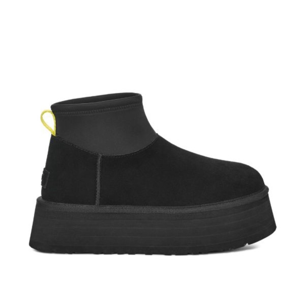 UGG Women’s mini Dipper boot size 6